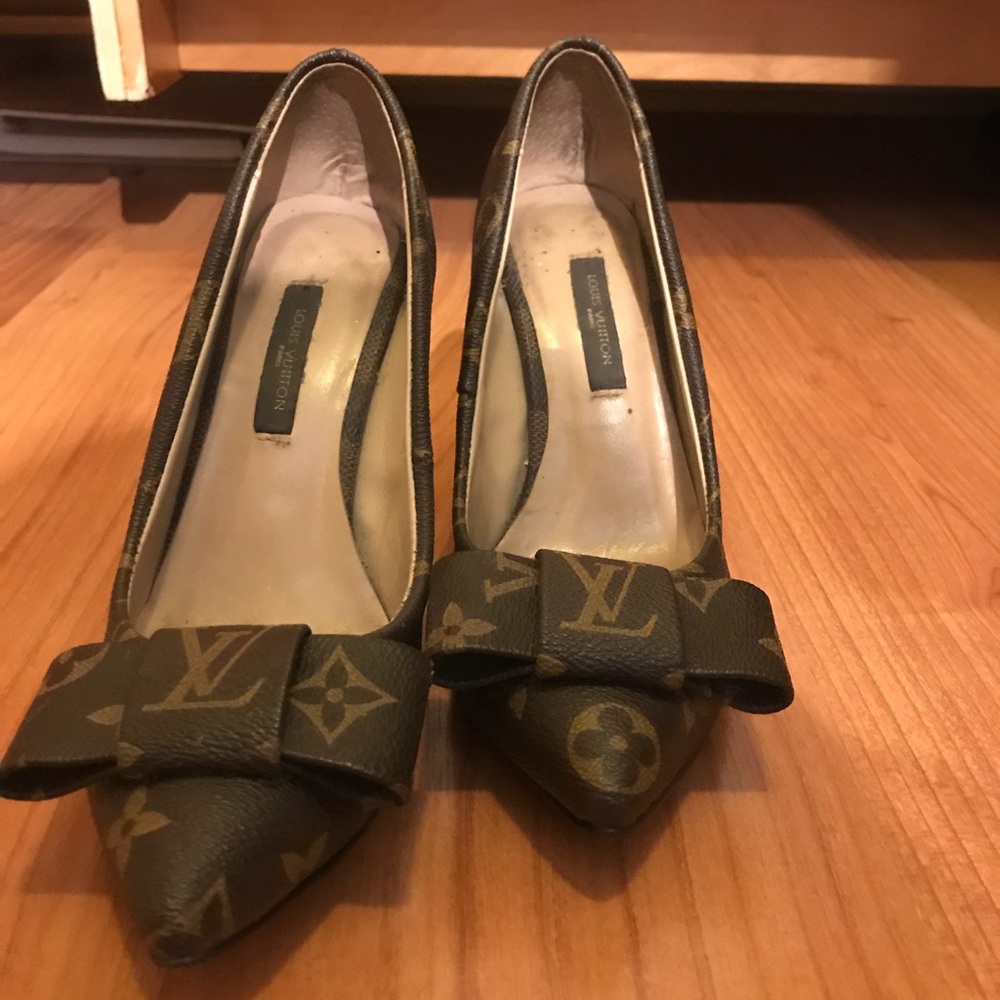 LV heels size 6